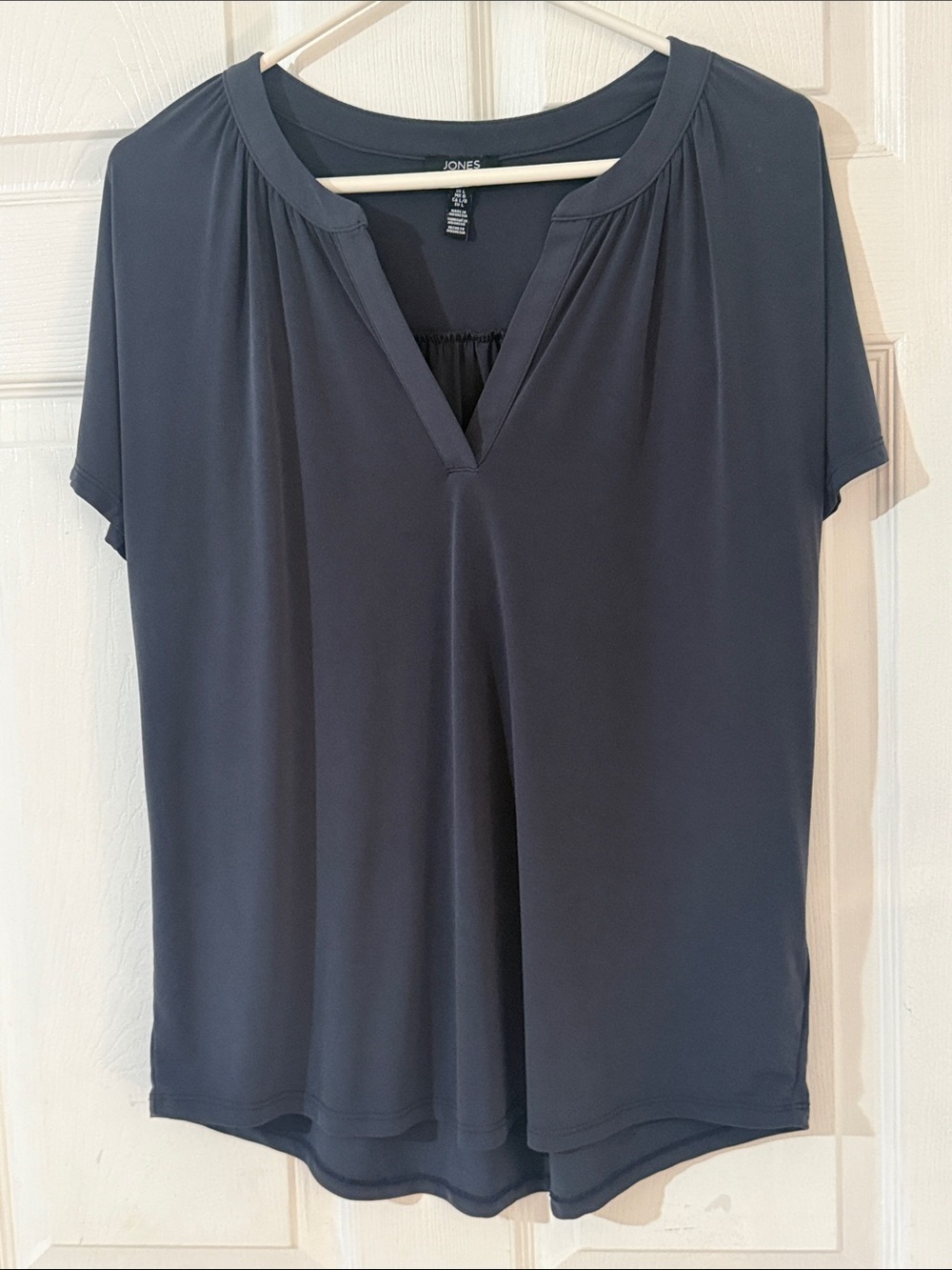 Jones New York Gray V-Neck Short Sleeve Blouse